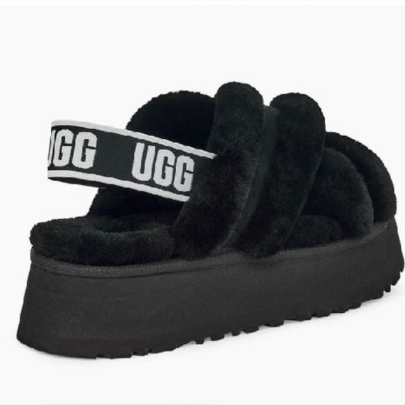 UGG slippers, size 8 - Picture 2 of 5